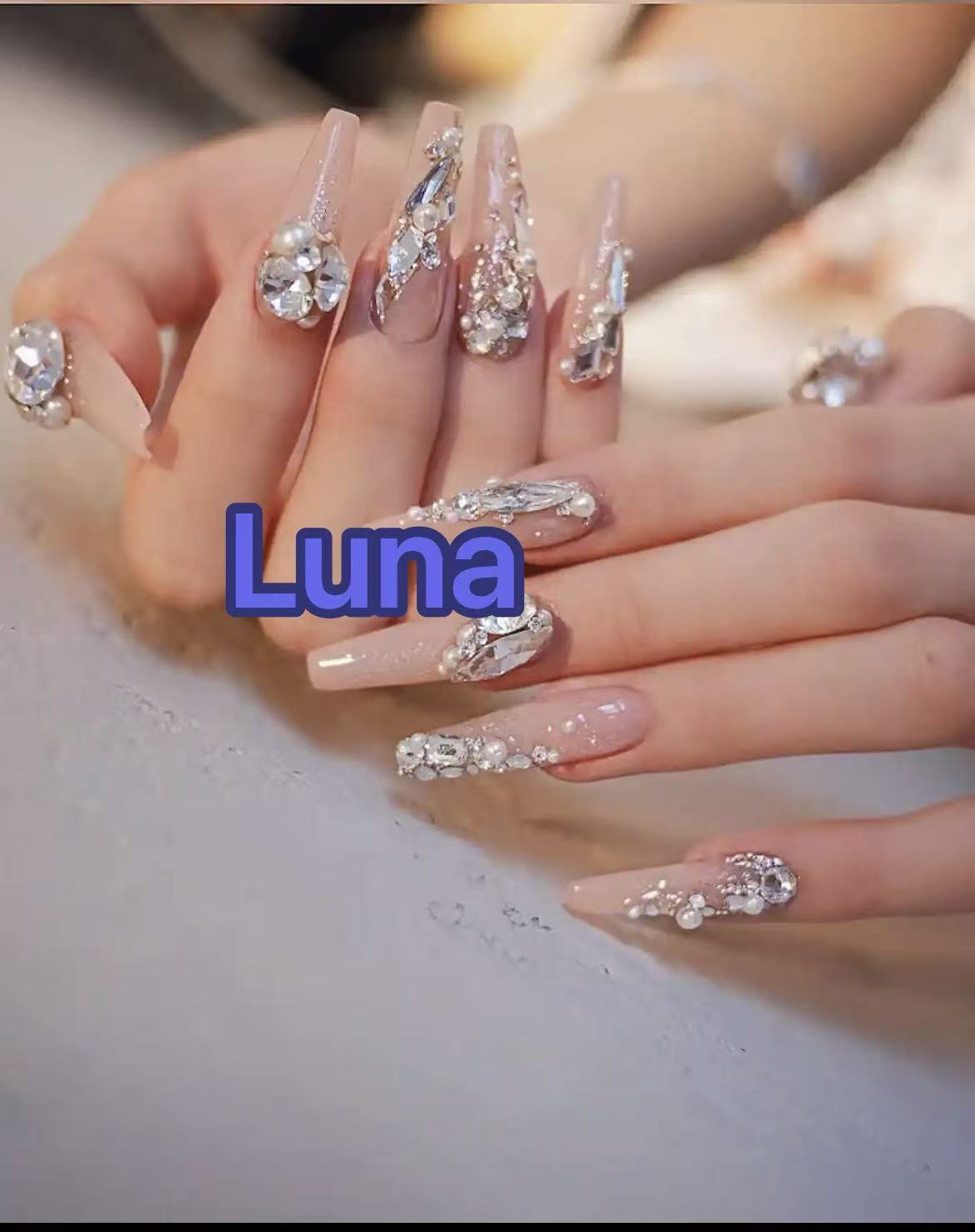 Luna's nails